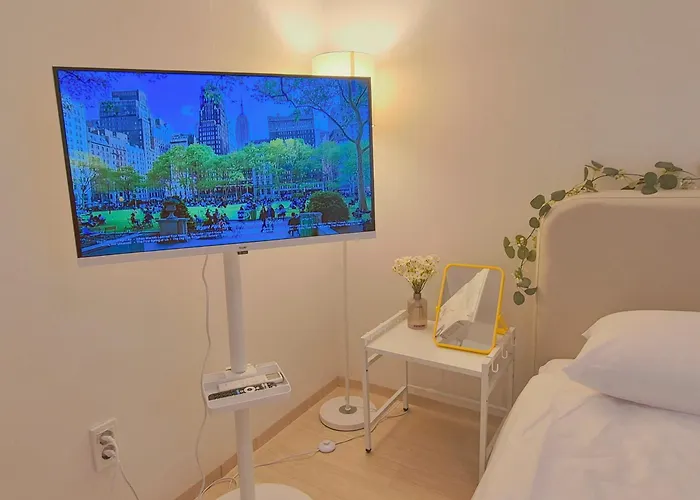 New 성수역4분 공항버스 7분 무료짐보관 연무장길 9초 경복궁 잠실 Ddp 코엑스 미스터멘션
